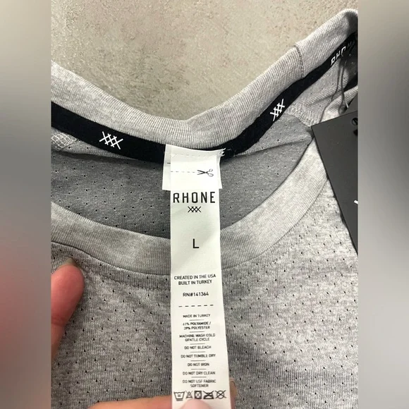 NWT Men’s RHONE Versatility Seamless Performance T-Shirt Gray Vapor Training Gym - Picture 5 of 8